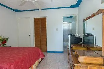 The Golden Sunset Hotel Negril